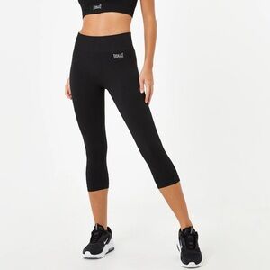 *EVERLAST* Black Seamless Capri Leggings NWT Size Medium